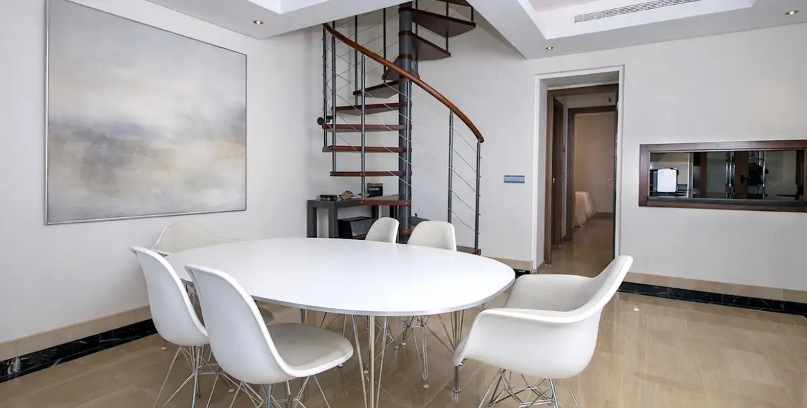 Sale of penthouse duplex in Estepona 4