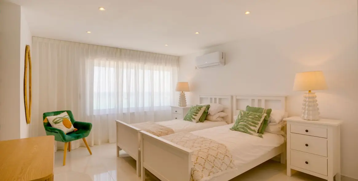 Venta de villa independiente en Estepona 15