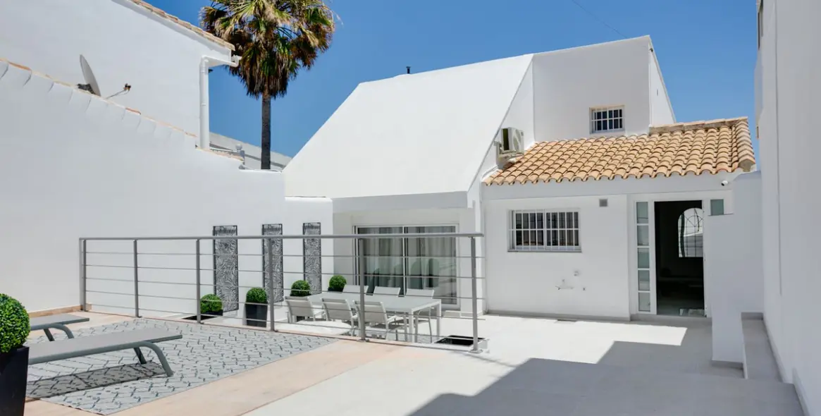 Venta de villa independiente en Estepona 16