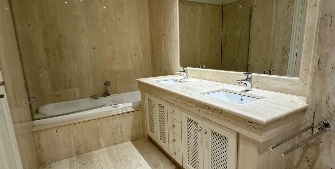 Venta de apartamento en planta baja en Estepona 7