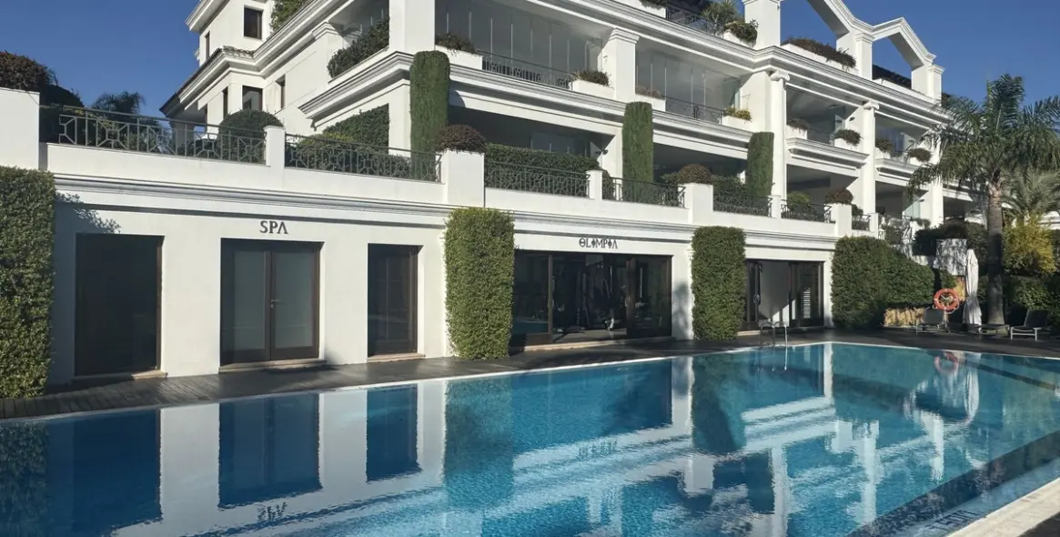 Venta de apartamento en planta baja en Estepona 10