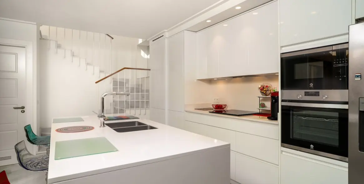 Sale of penthouse duplex in Málaga Centro 23