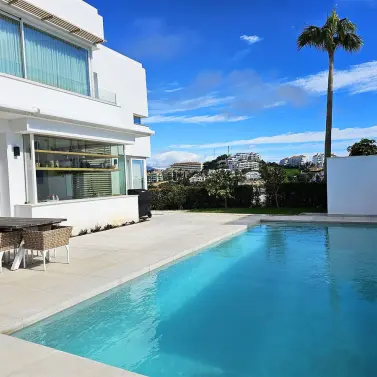 Venta de villa independiente en Riviera del Sol