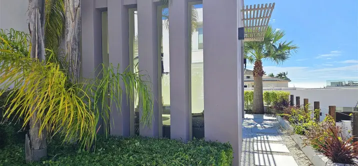 Venta de villa independiente en Riviera del Sol 2