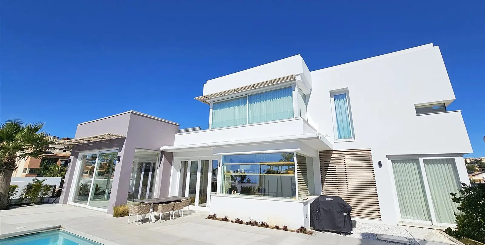 Sale of detached villa in Riviera del Sol 1
