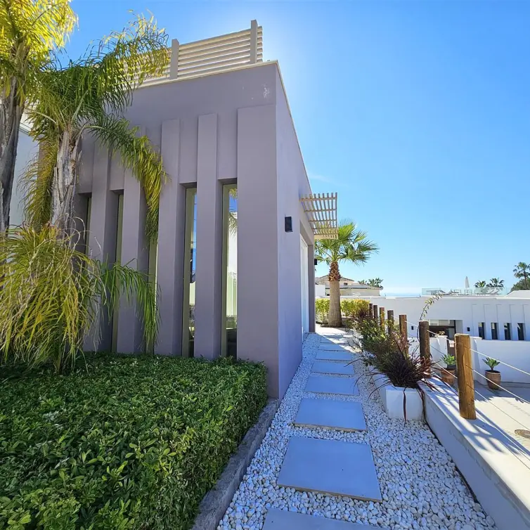 Sale of detached villa in Riviera del Sol