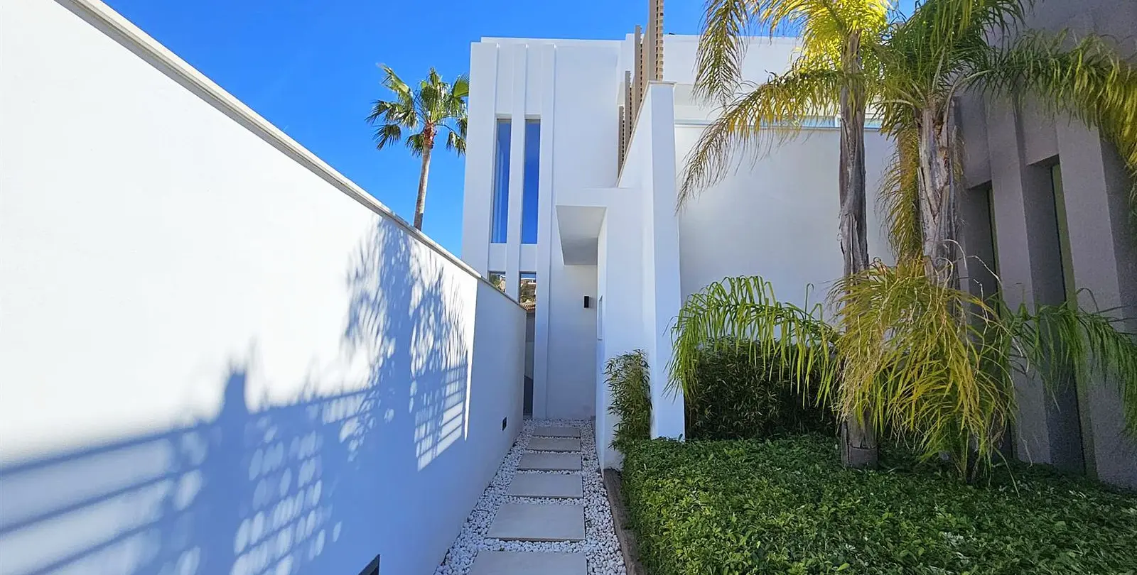 Sale of detached villa in Riviera del Sol 3