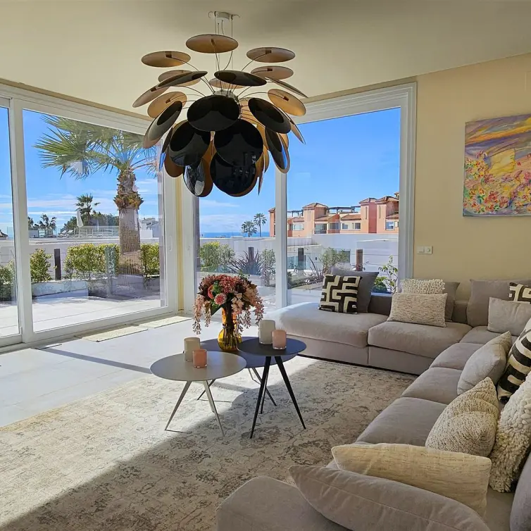 Sale of detached villa in Riviera del Sol