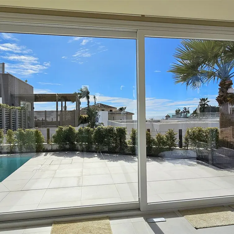 Sale of detached villa in Riviera del Sol