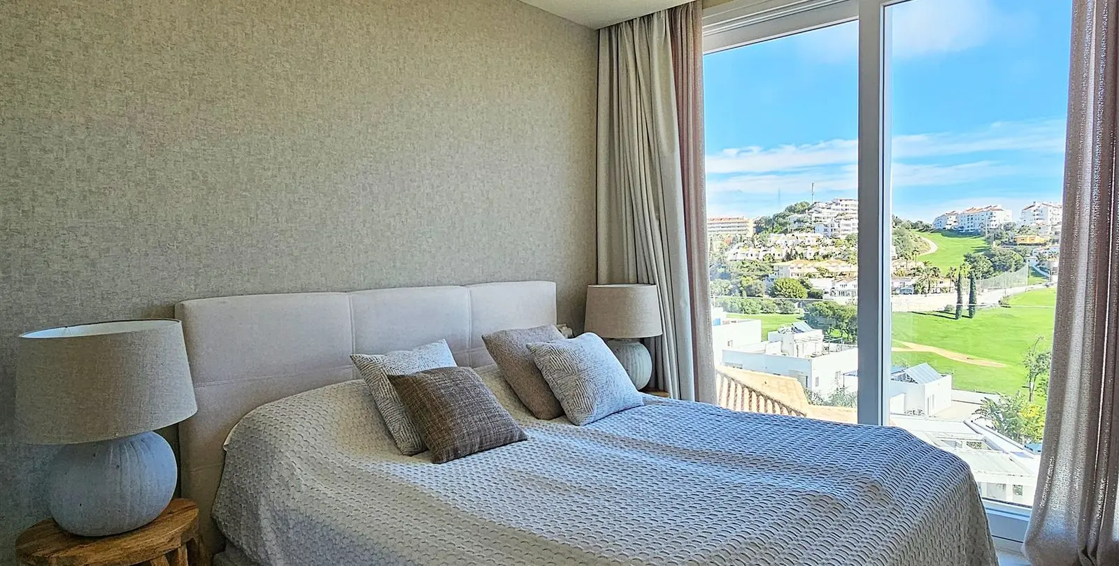 Sale of detached villa in Riviera del Sol 20