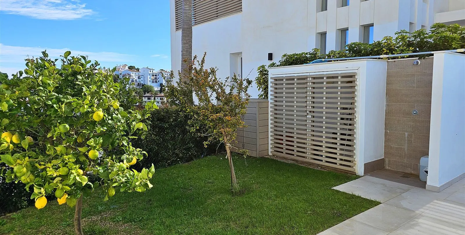 Sale of detached villa in Riviera del Sol 27
