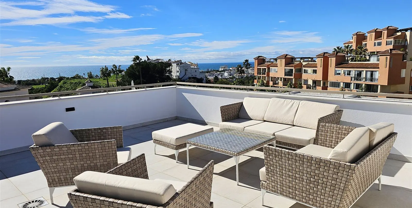 Sale of detached villa in Riviera del Sol 40
