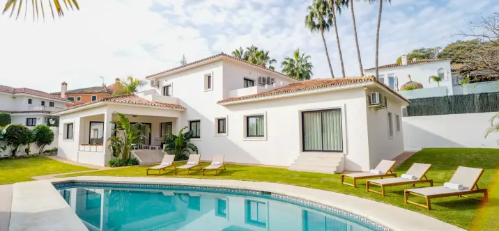 Venta de villa independiente en Marbella 0