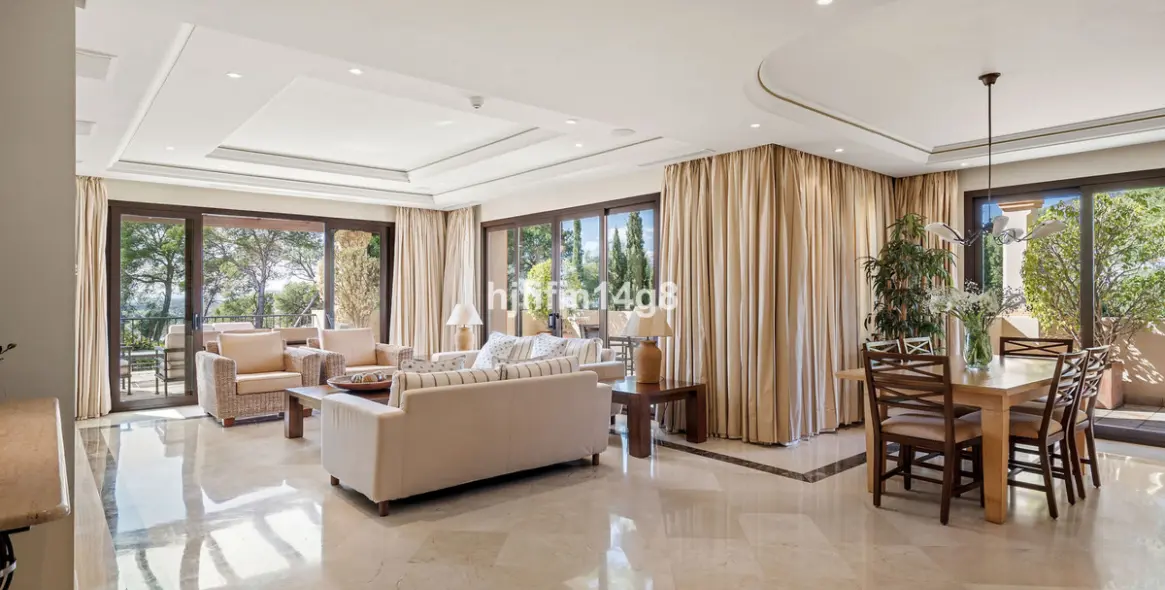 Venta de apartamento en planta media en Nueva Andalucía 5