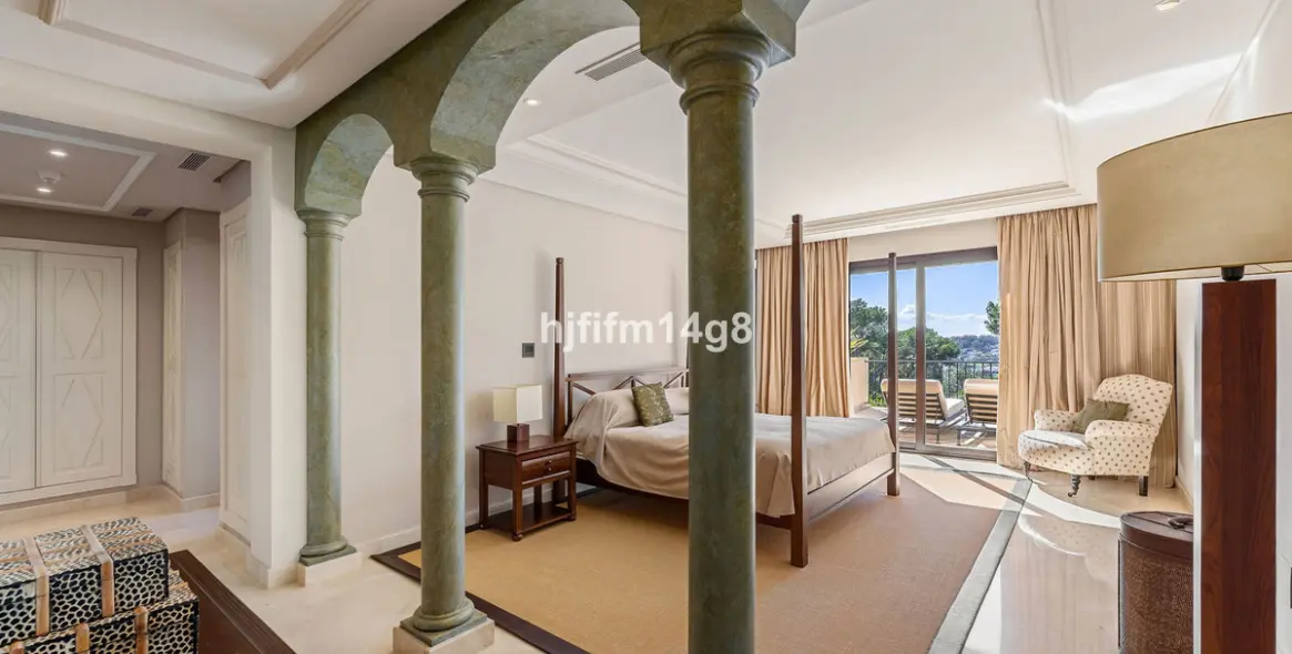 Venta de apartamento en planta media en Nueva Andalucía 8