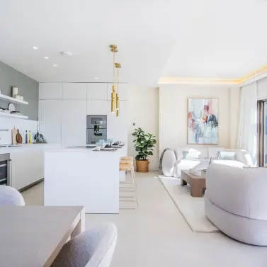 Sale of detached villa in New Golden Mile