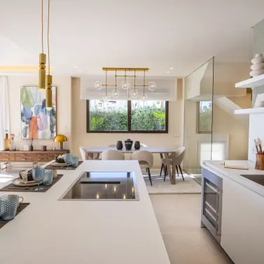 Sale of detached villa in New Golden Mile