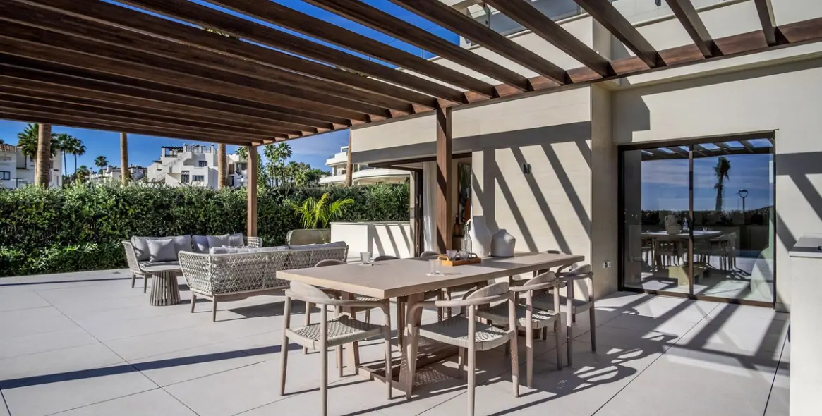 Sale of detached villa in New Golden Mile 13