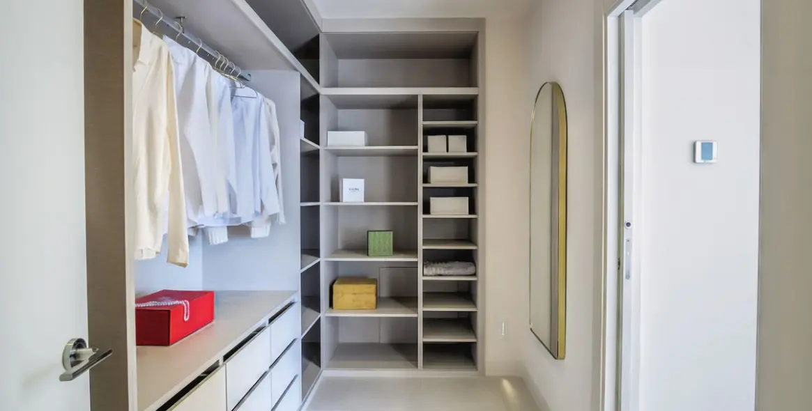 Sale of detached villa in New Golden Mile 16