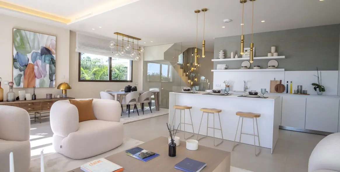 Продажа  отдельно стоящей виллы в New Golden Mile 44