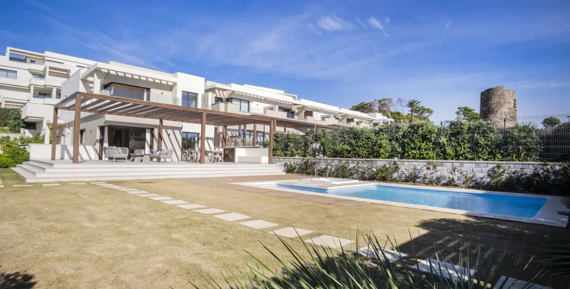 Venta de villa independiente en New Golden Mile 22