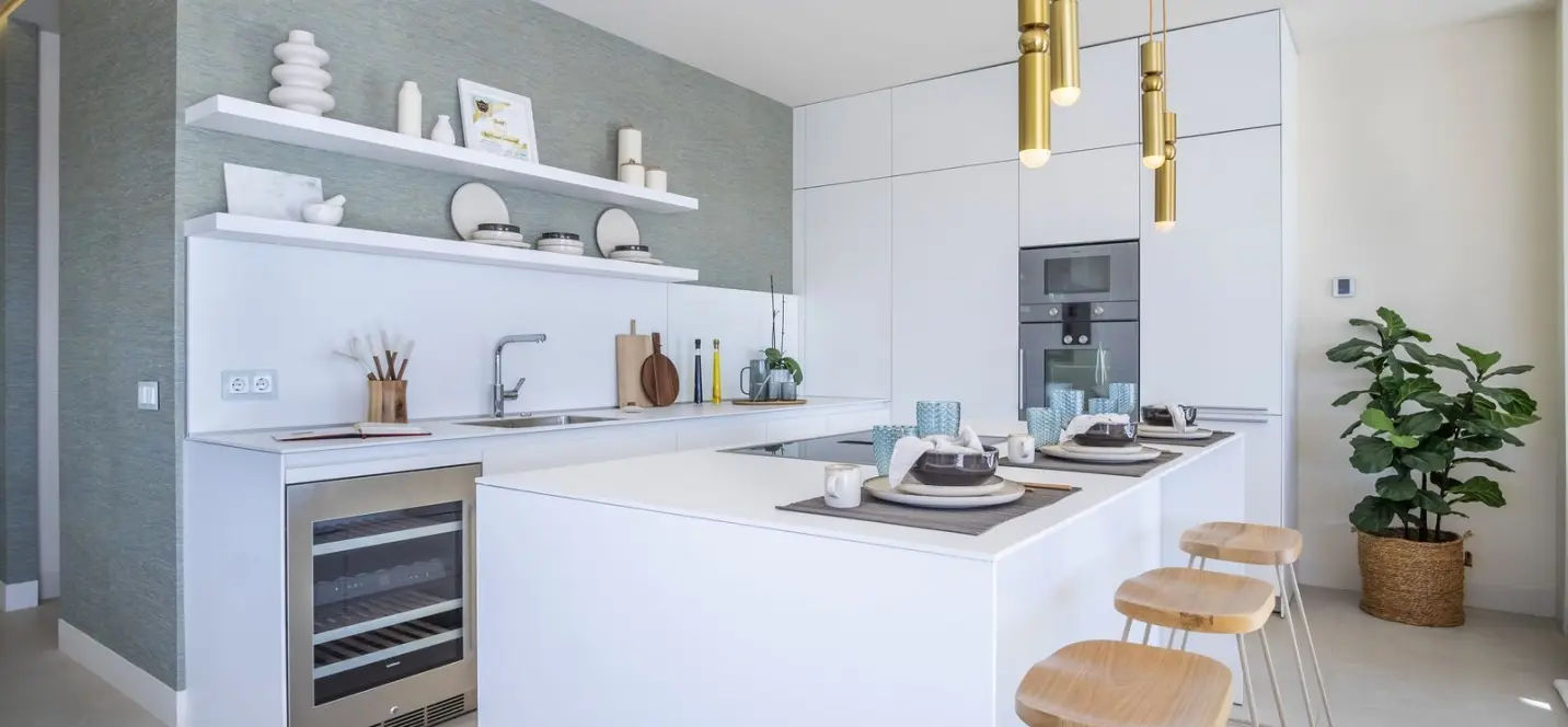 Sale of detached villa in New Golden Mile 2