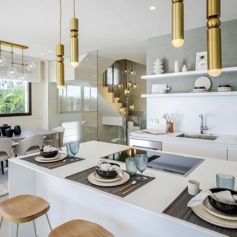 Sale of detached villa in New Golden Mile