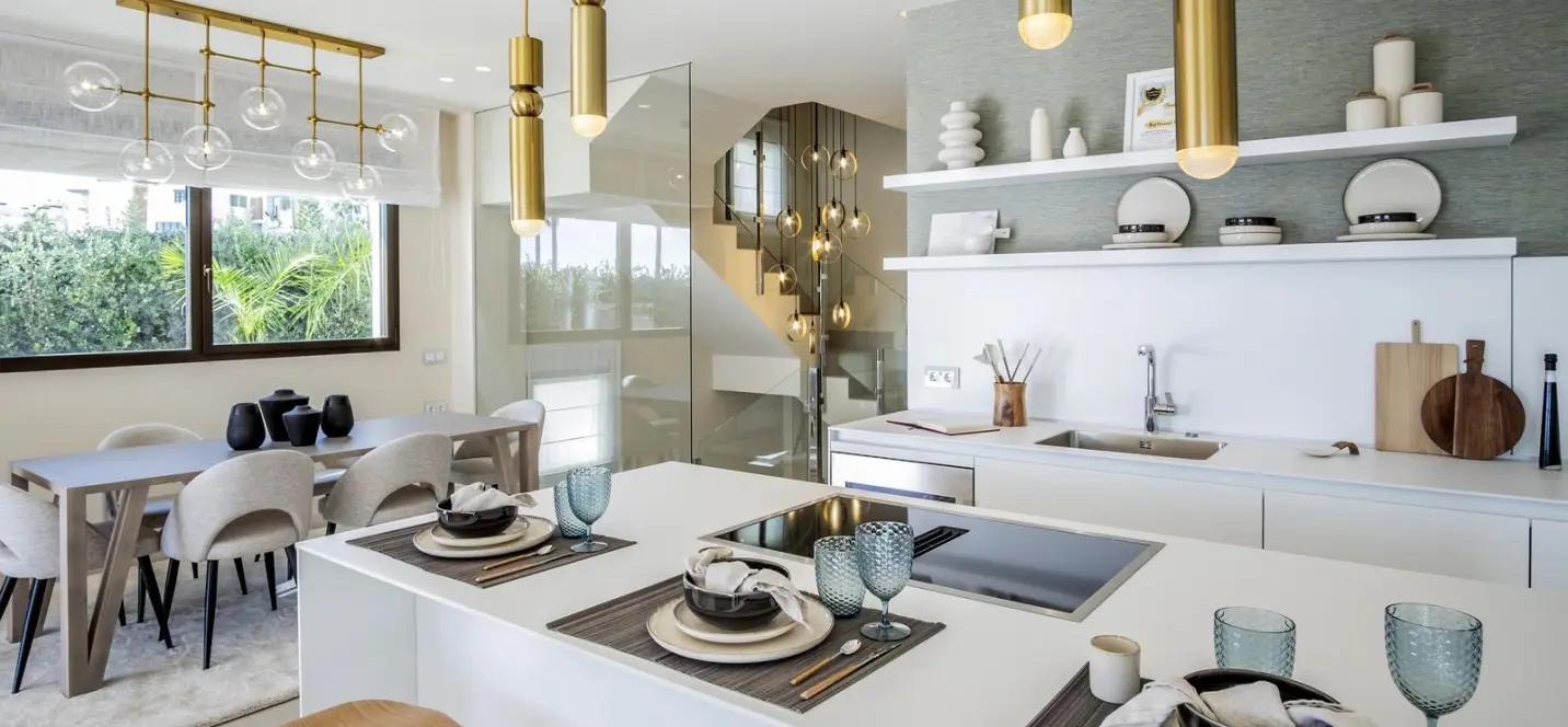 Sale of detached villa in New Golden Mile 3
