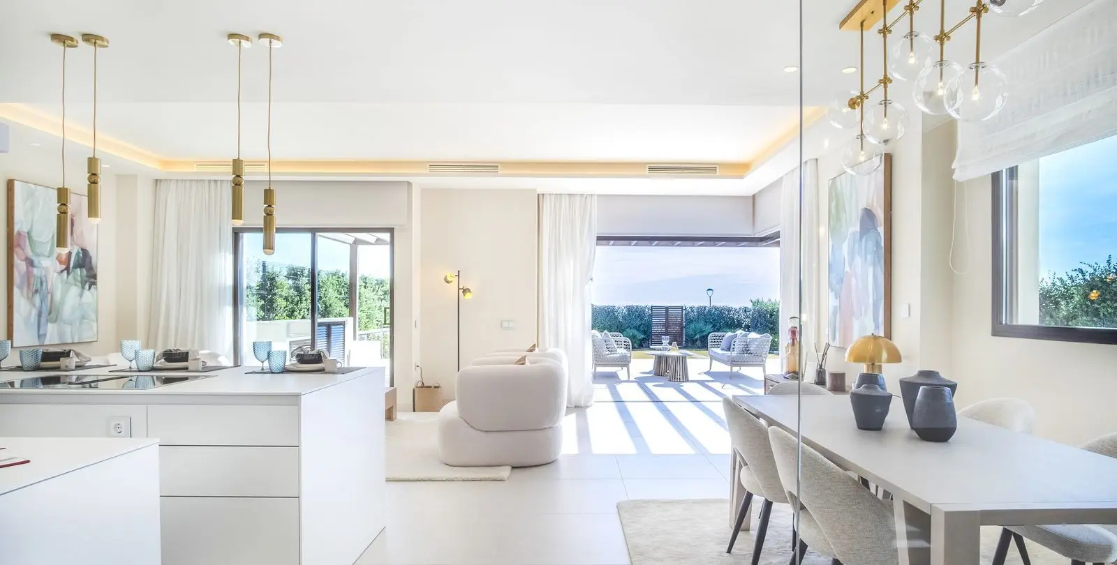Sale of detached villa in New Golden Mile 43