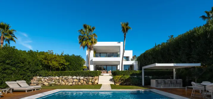 Venta de villa independiente en Nueva Andalucía 2