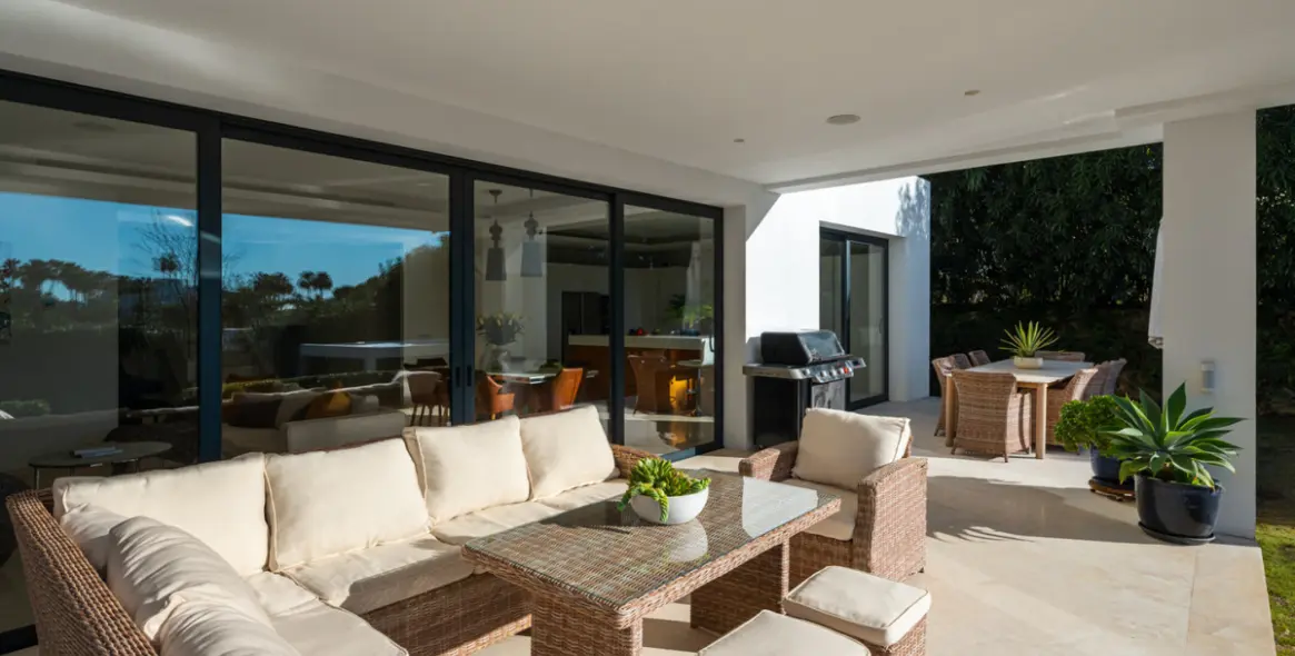 Venta de villa independiente en Nueva Andalucía 6