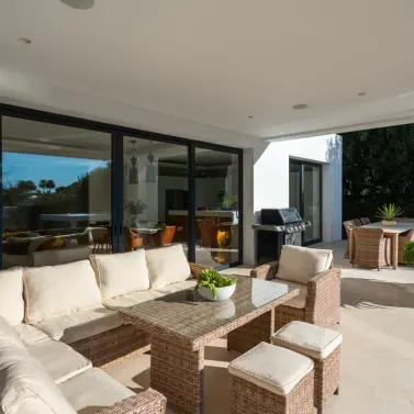 Venta de villa independiente en Nueva Andalucía