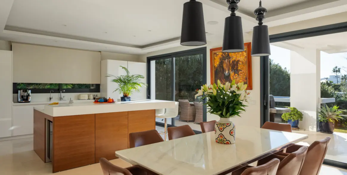 Venta de villa independiente en Nueva Andalucía 8