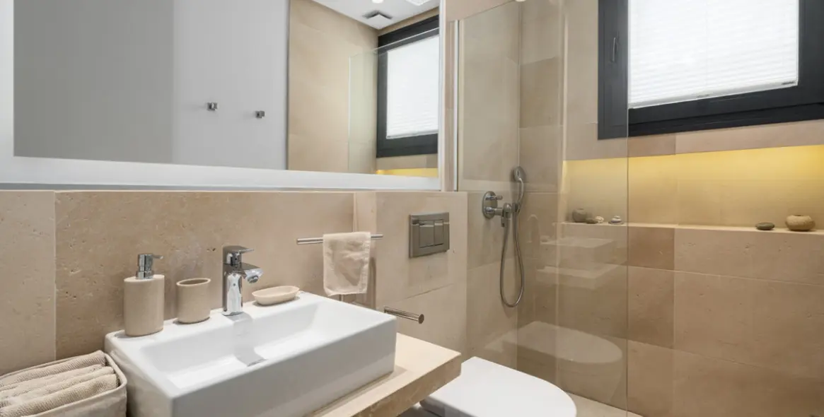 Venta de villa independiente en Nueva Andalucía 22