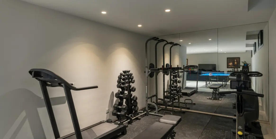 Venta de villa independiente en Nueva Andalucía 24