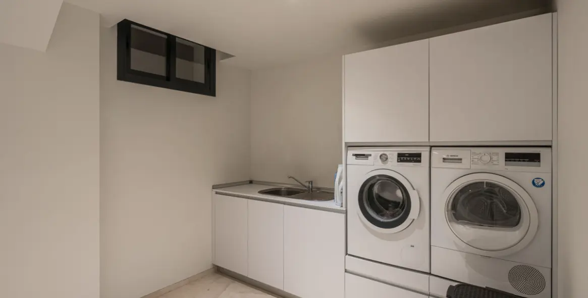 Venta de villa independiente en Nueva Andalucía 26