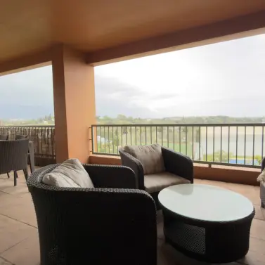 Alquiler a largo plazo de apartamento en planta media en Estepona