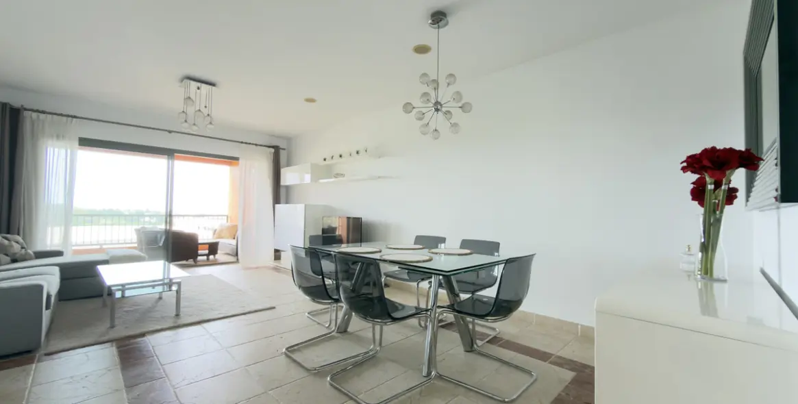 Long-term rent of middle floor apartment in Estepona 9