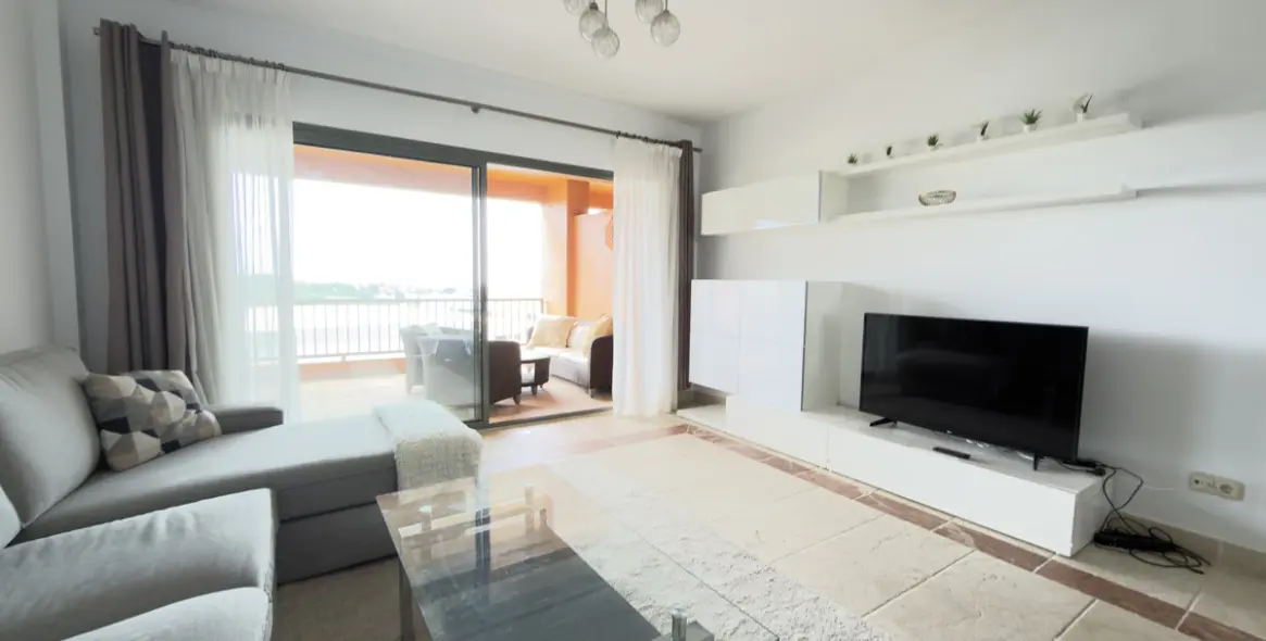 Long-term rent of middle floor apartment in Estepona 13