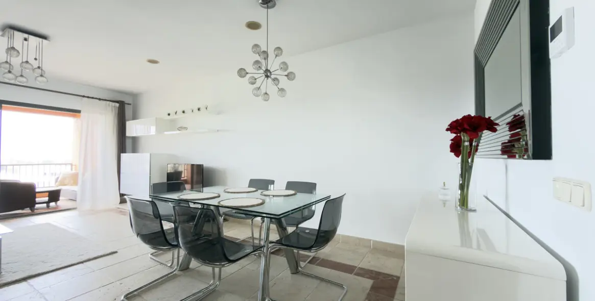 Long-term rent of middle floor apartment in Estepona 29