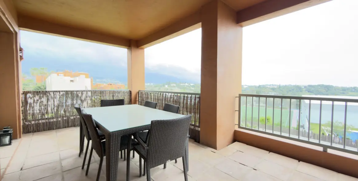 Long-term rent of middle floor apartment in Estepona 30