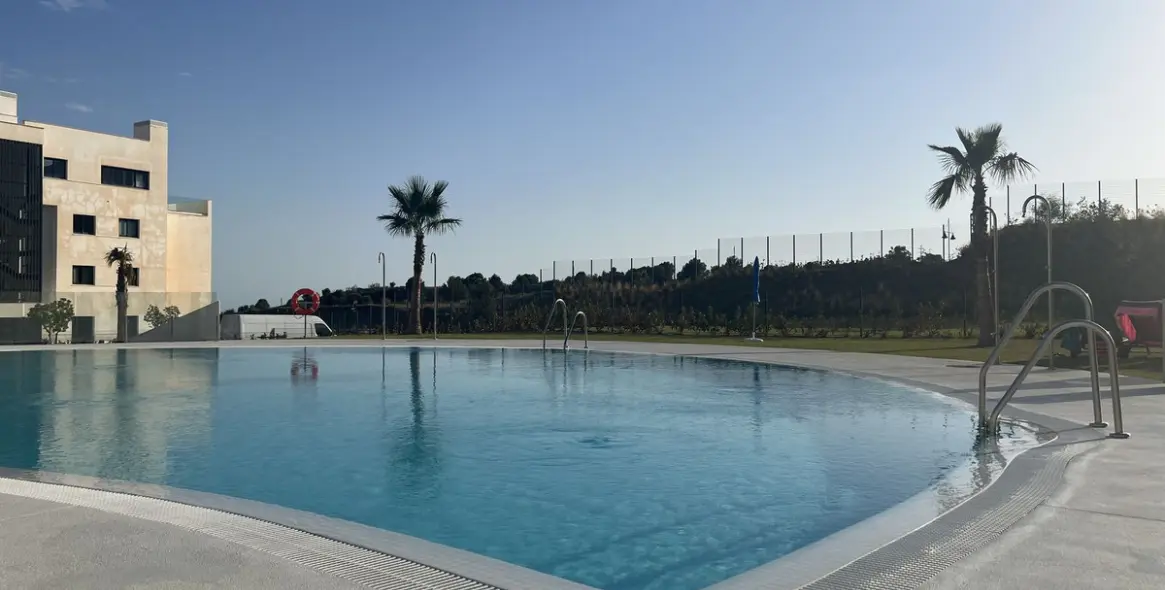 Долгосрочная аренда апартаментов на среднем этаже в Fuengirola 3