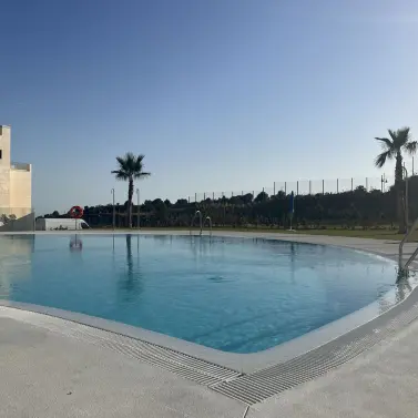 Долгосрочная аренда апартаментов на среднем этаже в Fuengirola