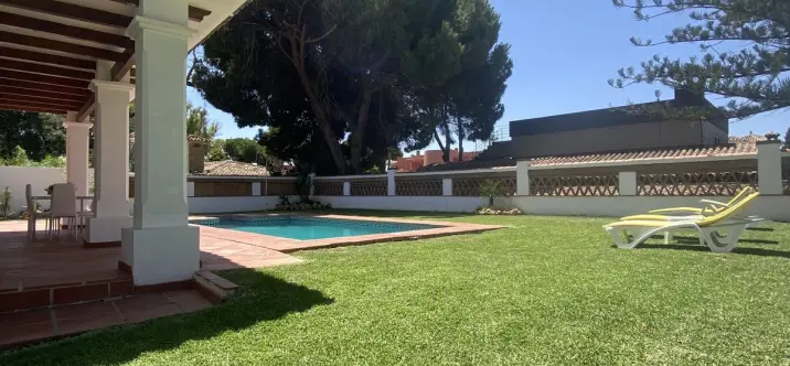 Long-term rent of detached villa in Costabella 3