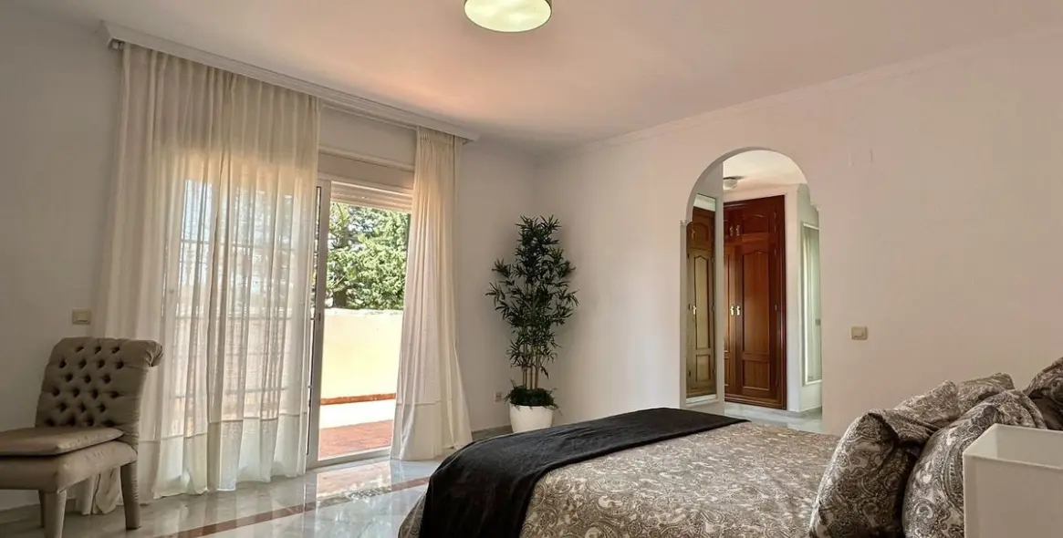 Долгосрочная аренда  отдельно стоящей виллы в Costabella 23