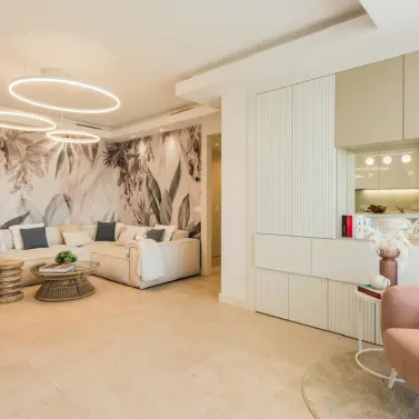 Долгосрочная аренда апартаментов на среднем этаже в Elviria