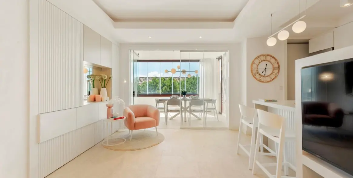 Долгосрочная аренда апартаментов на среднем этаже в Elviria 6