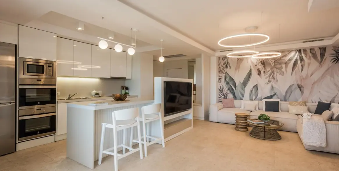 Long-term rent of middle floor apartment in Elviria 2