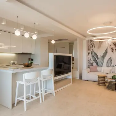 Alquiler a largo plazo de apartamento en planta media en Elviria