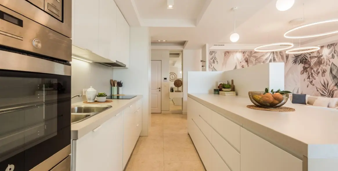 Long-term rent of middle floor apartment in Elviria 3